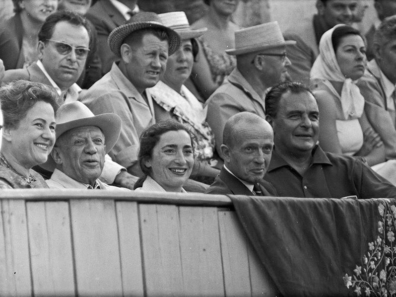 Boğası ve Matadoru Muğlak Bir&nbsp;Corrida